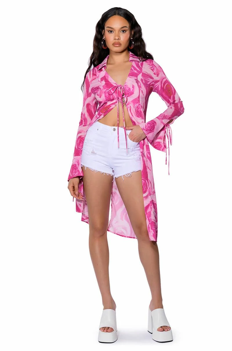 BELLA VITA DISTRESSED DENIM SHORT - Image 3