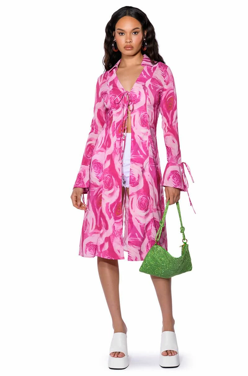 BELLA VITA DISTRESSED DENIM SHORT - Image 4