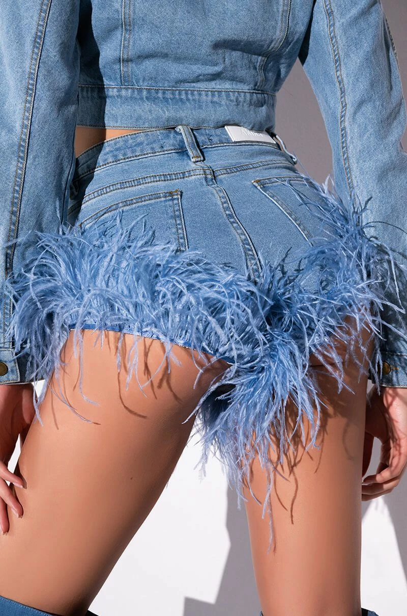 BIG ENERGY FEATHER JEAN SHORT - Image 3
