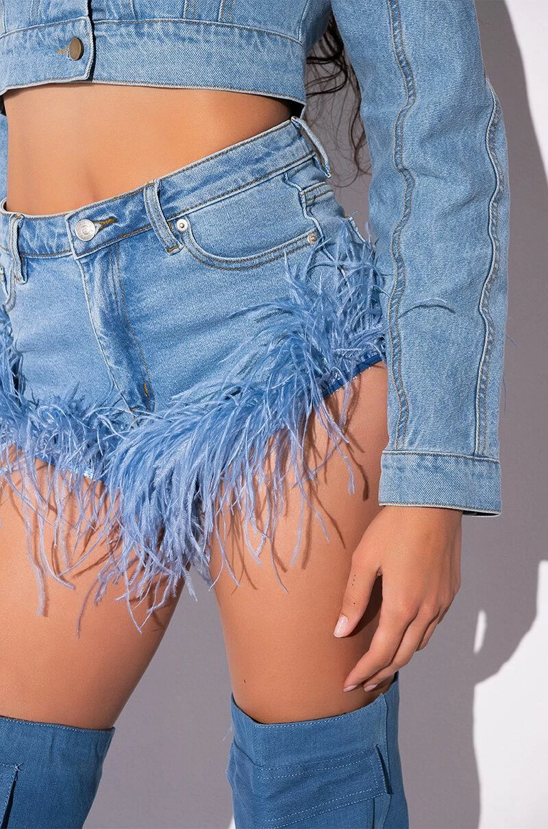 BIG ENERGY FEATHER JEAN SHORT - Image 8