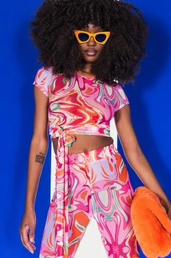 COLORFUL IMAGINATION CROPPED MESH T SHIRT