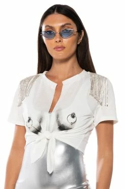 DOUBLE TAKE EMBELLISHED T SHIRT IN WHITE