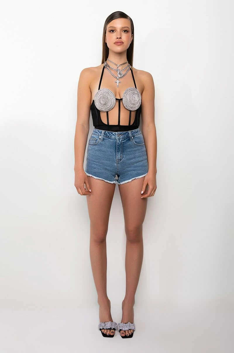 HEART EYES POCKET DETAIL MID RISE DENIM SHORT - Image 8