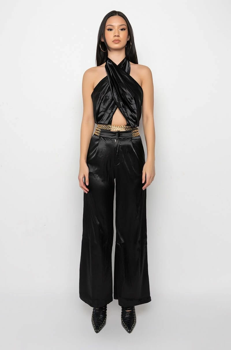 SIL VOUS PLAIT CHAIN DETAIL CROPPED HALTER BLOUSE - Image 5